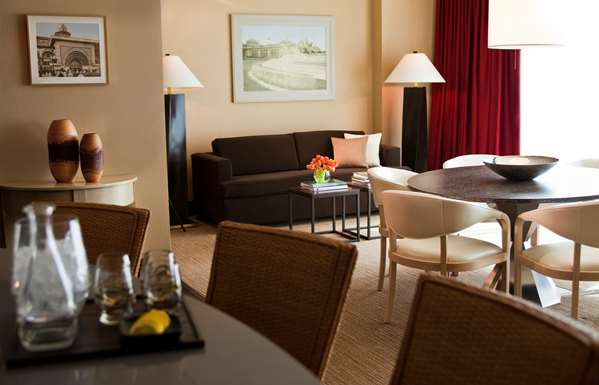  - Royal Sonesta Hotel Chicago River North