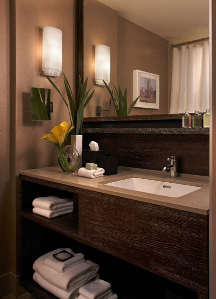  - Royal Sonesta Hotel Chicago River North