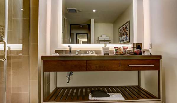 Suite - Point Casino & Hotel Kingston