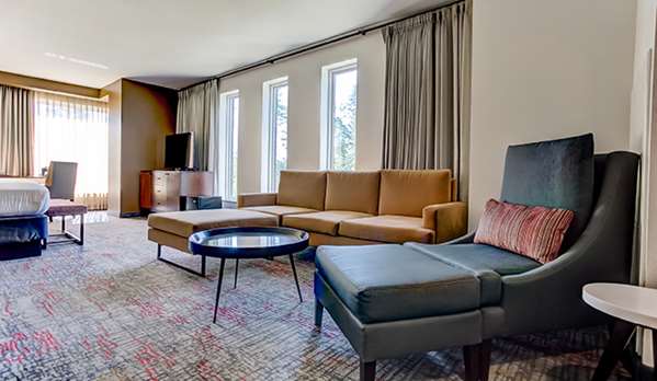 Suite - Point Casino & Hotel Kingston