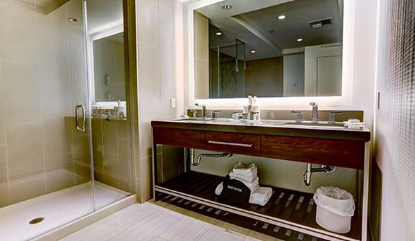 Suite - Point Casino & Hotel Kingston