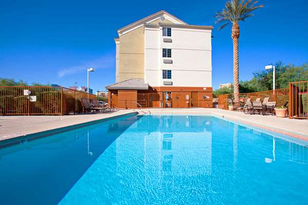 Pool - Sonesta Simply Suites Las Vegas