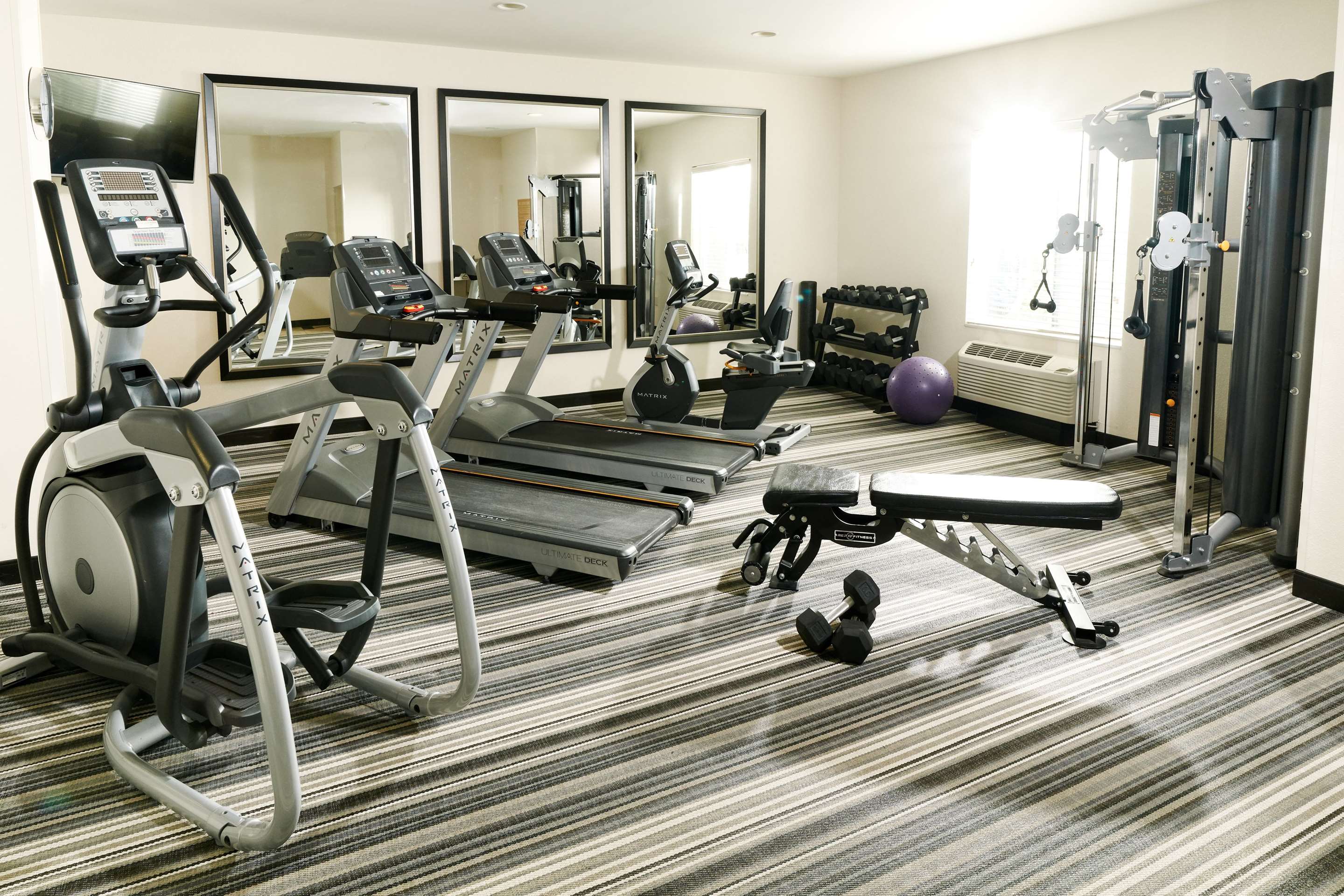 Fitness Center | Sonesta Simply Suites Nanuet