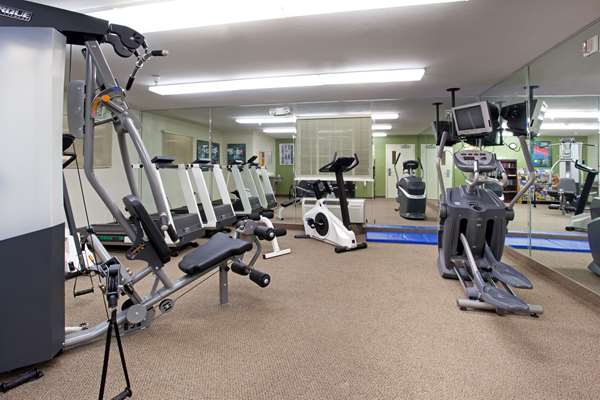 Fitness/ Exercise Room - Sonesta Simply Suites Golden