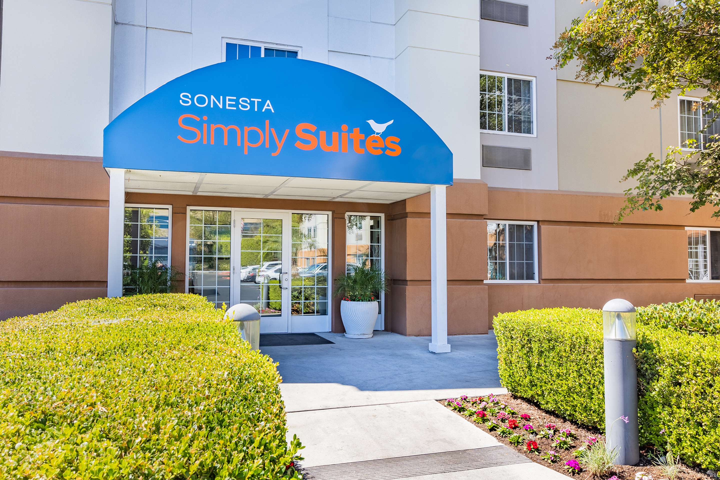 Hotel Exterior Entrance Daytime | TownePlace Suites by Marriott Denver West/Federal Center