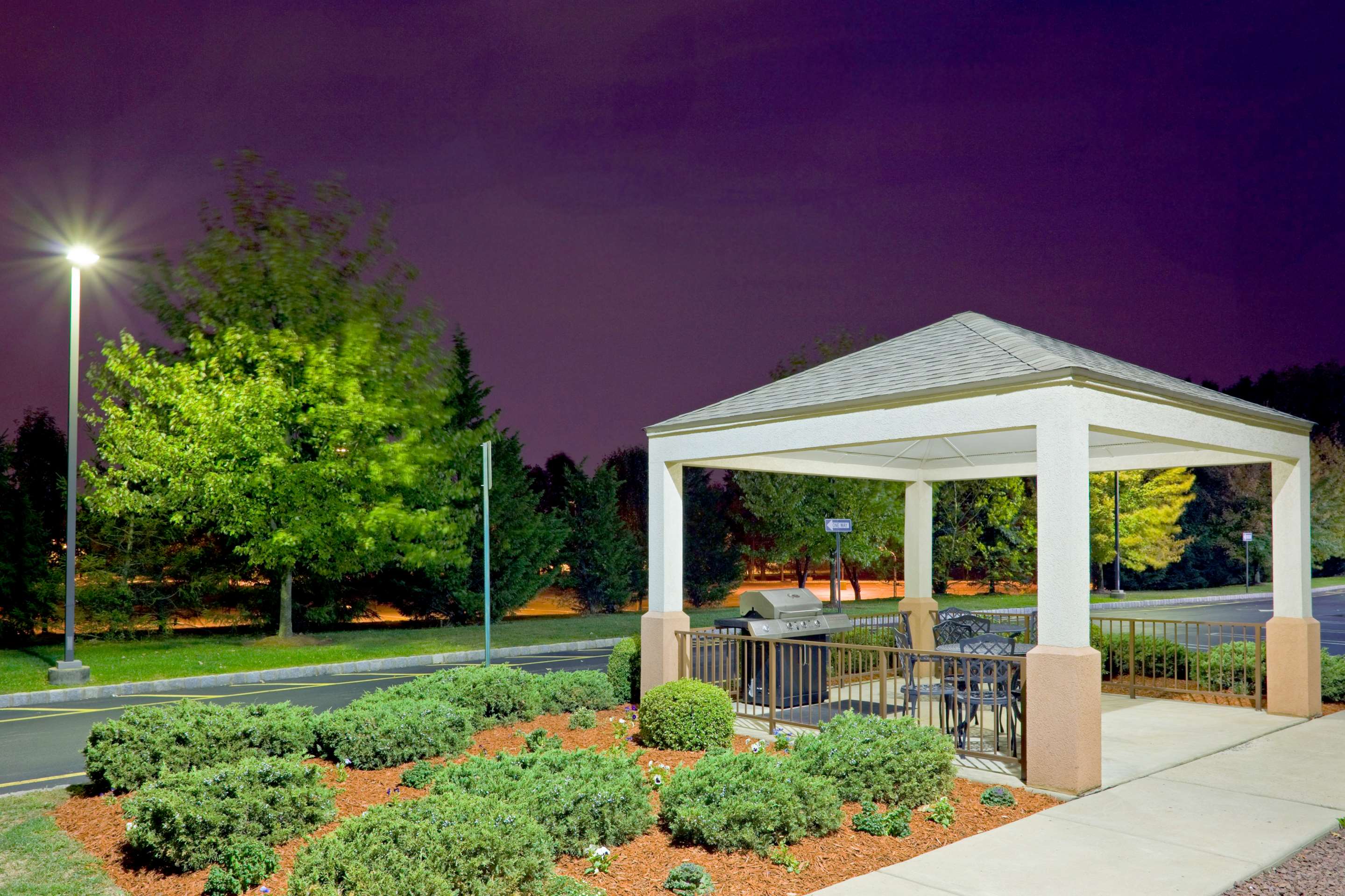 Guest Patio Grill | Sonesta Simply Suites Somerset