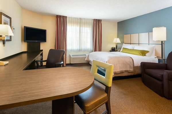 Suite - Sonesta Simply Suites Airport Wichita