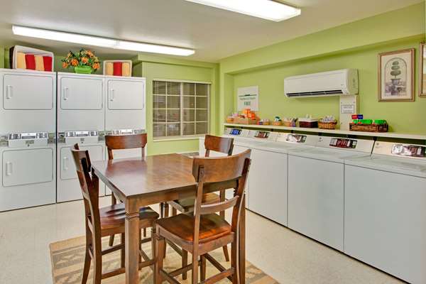 Amenities - Sonesta Simply Suites Tempe - I-10, Exit 155