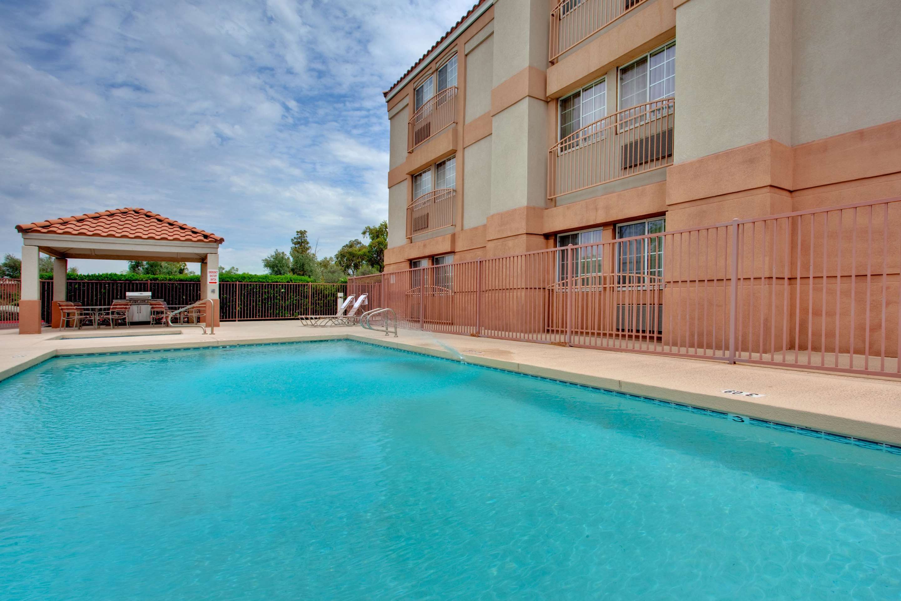 Exterior Pool