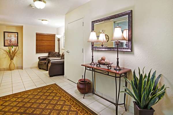  - Sonesta Simply Suites Knoxville - I-40 & I-75, Exit 378