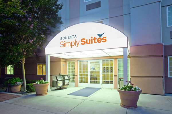 Exterior view - Sonesta Simply Suites Garden Grove - CA 22, Exit 13