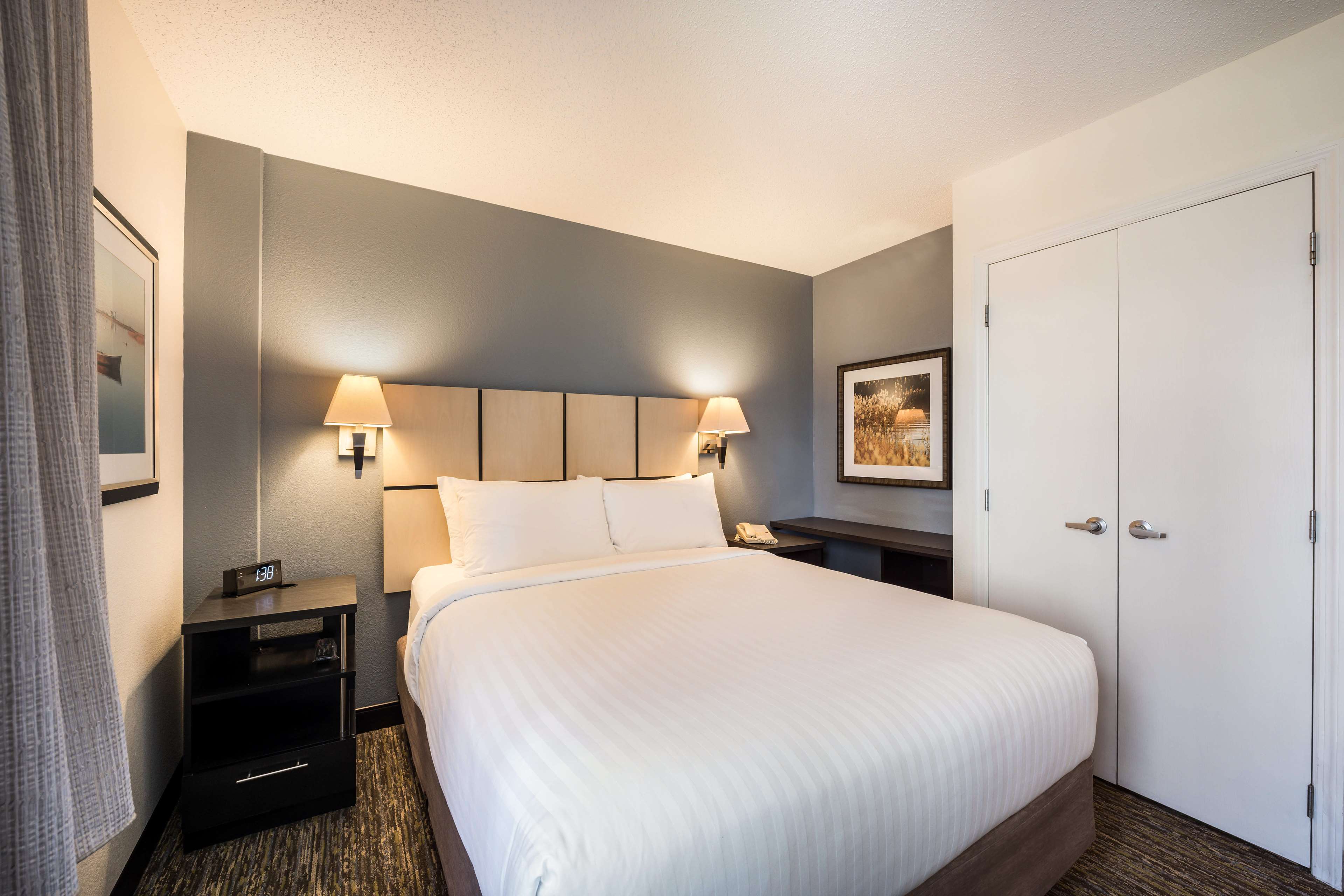 One Bedroom Suite - Queen image