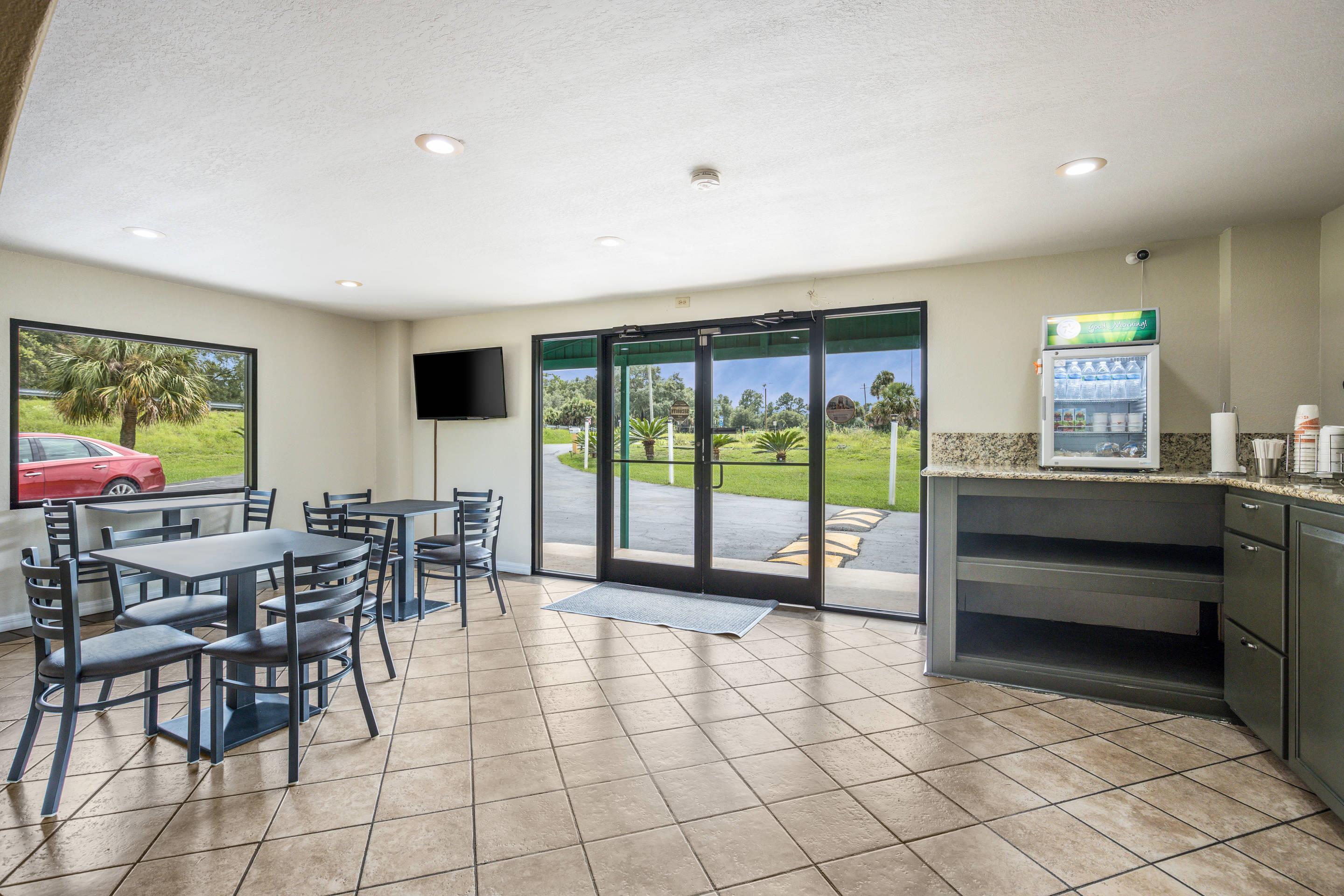 Lobby with sitting area