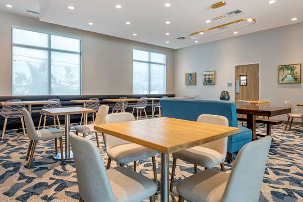 Restaurant - Cambria Hotel Fort Lauderdale Beach