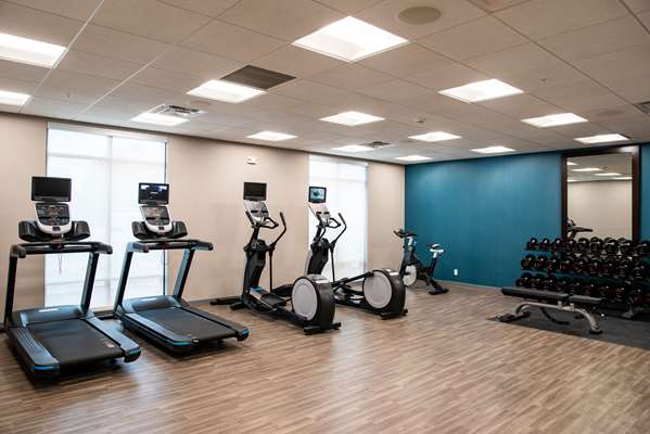 Fitness/ Exercise Room - Hampton Inn Paris