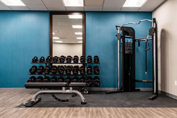 Fitness/ Exercise Room - Hampton Inn Paris