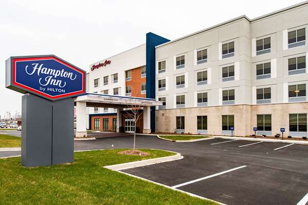 Exterior view - Hampton Inn Paris