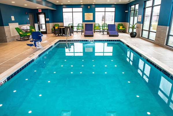 Pool - Hampton Inn Paris