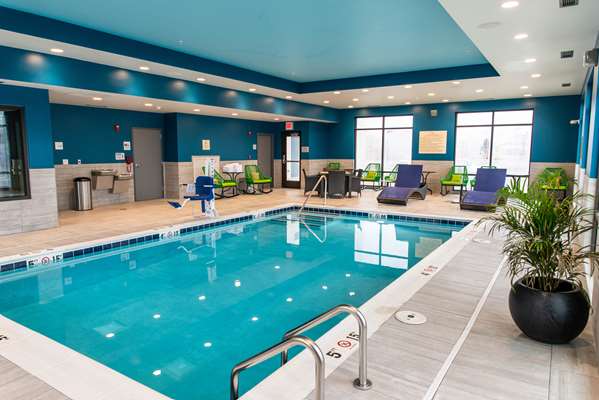 Pool - Hampton Inn Paris