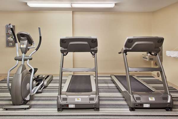 Fitness/ Exercise Room - Sonesta Simply Suites Libertyville