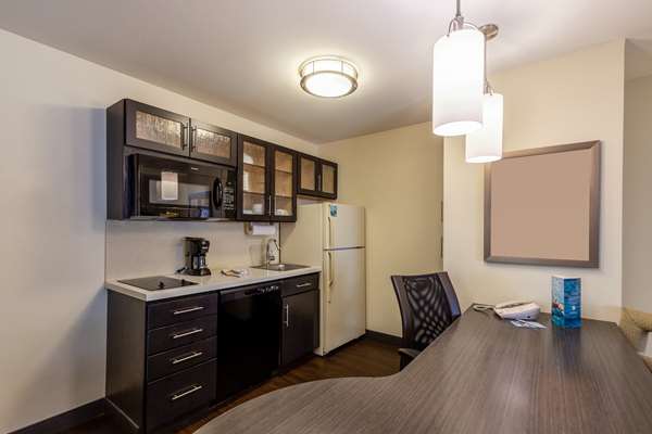 Suite - Sonesta Simply Suites Earth City - I-70, Exit 231B