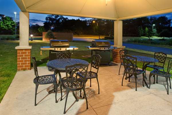 Recreation - Sonesta Simply Suites Warrenville
