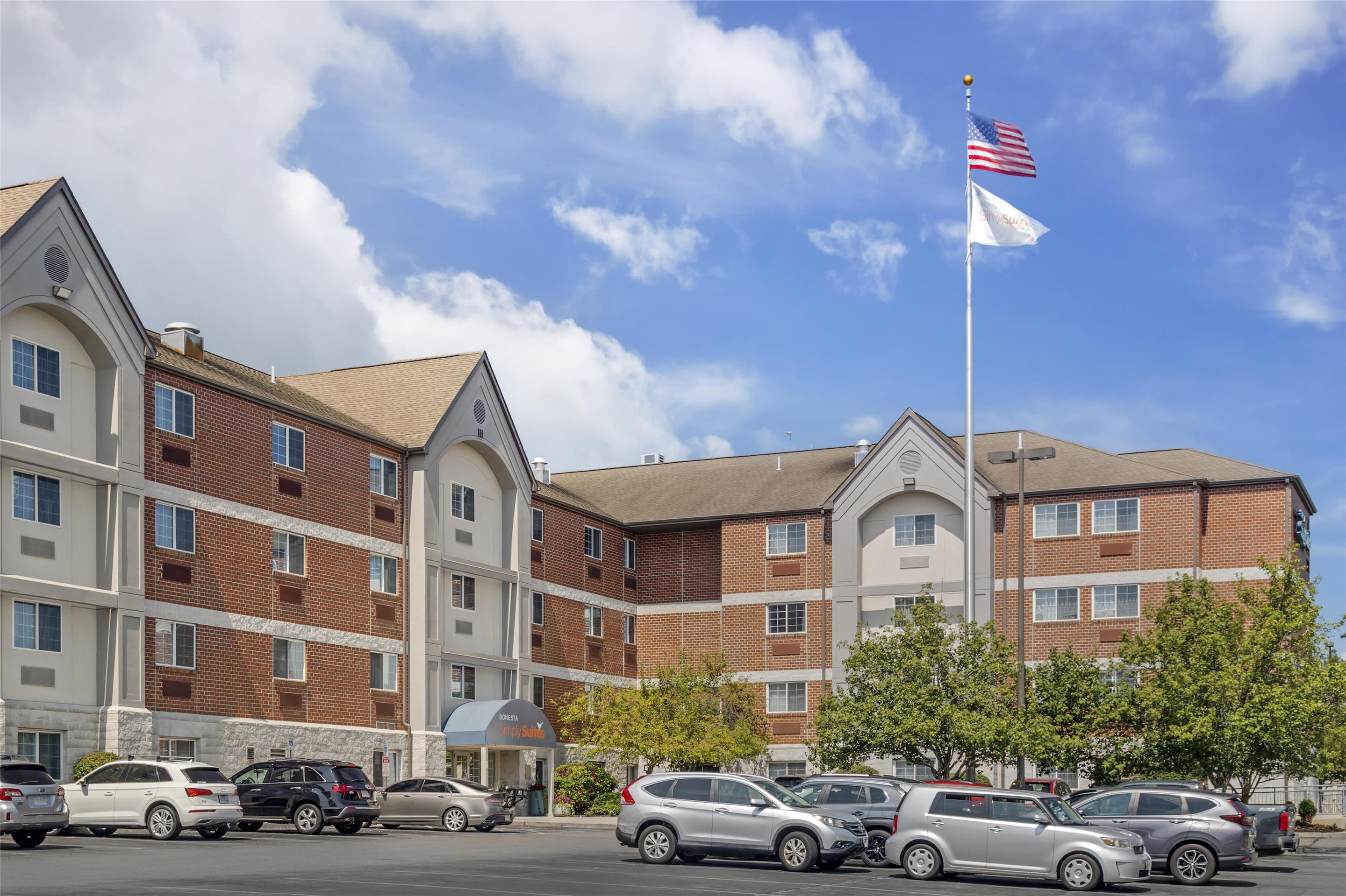 Sonesta Simply Suites Boston Burlington Exterior