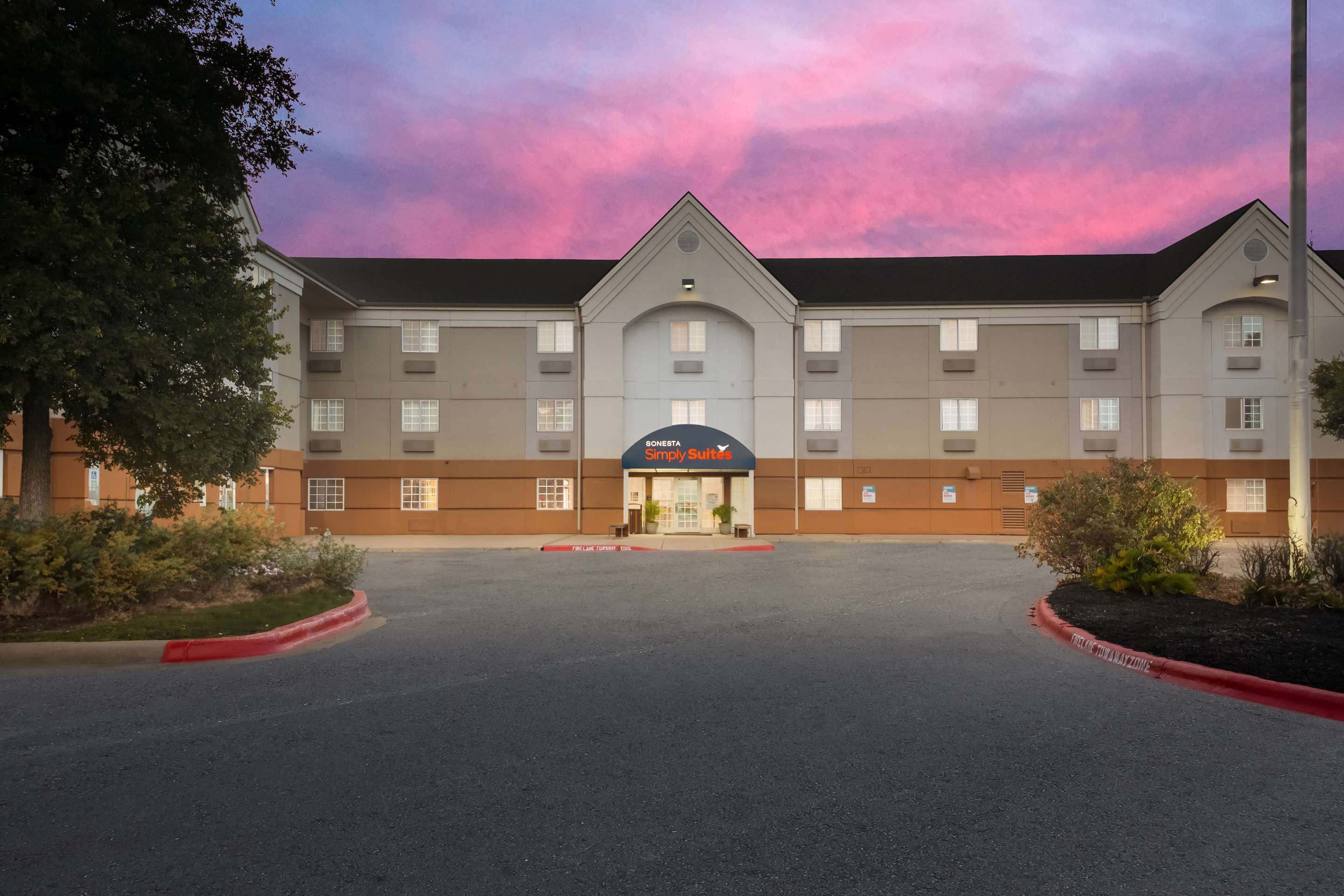 SIM AustinSouth Exterior Twilight