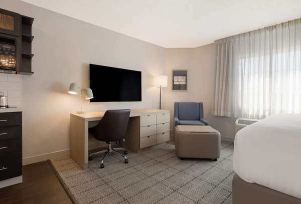 Suite - Sonesta Simply Suites Lake Forest