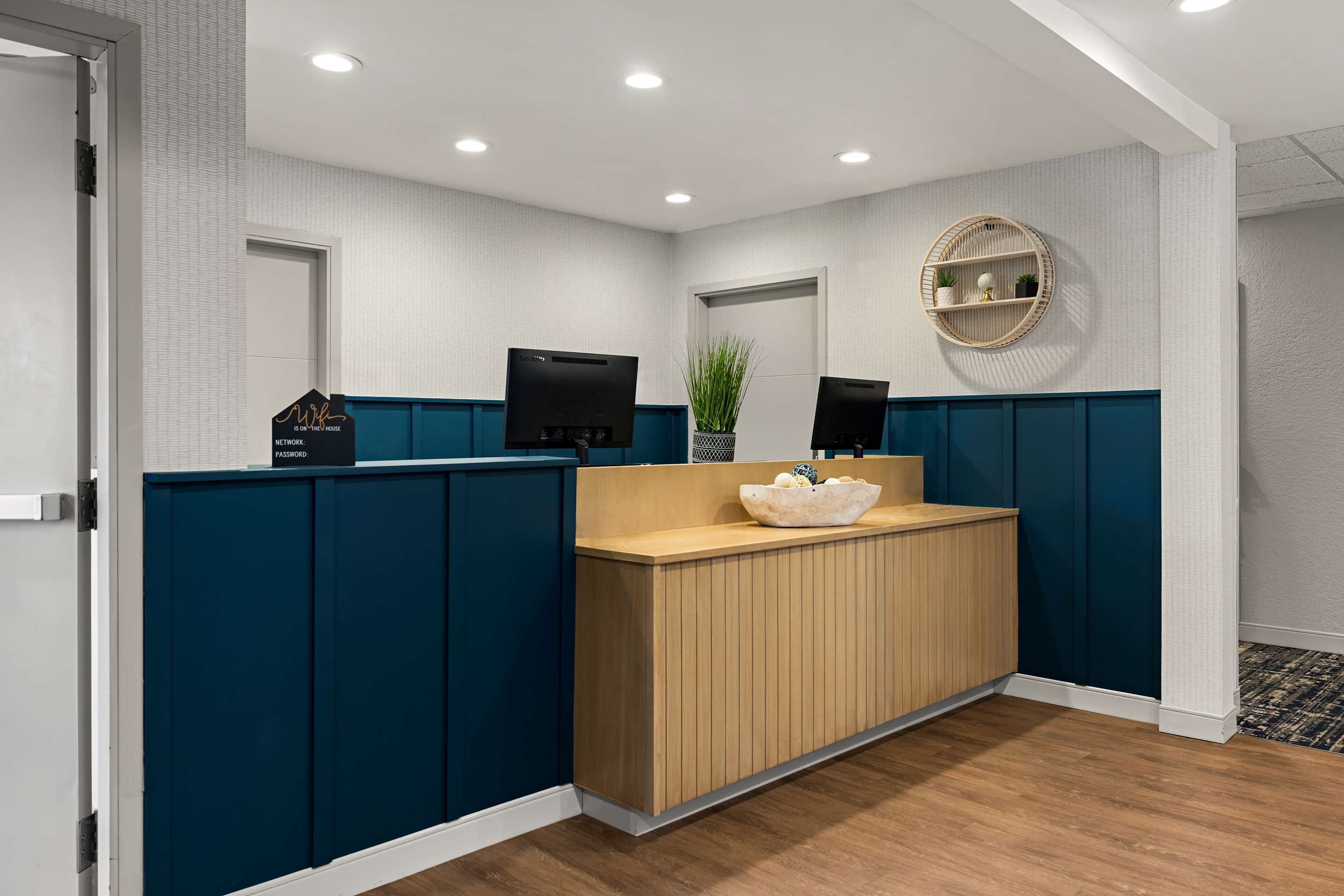 Front Desk Reception | Sonesta Simply Suites Irvine East Foothill