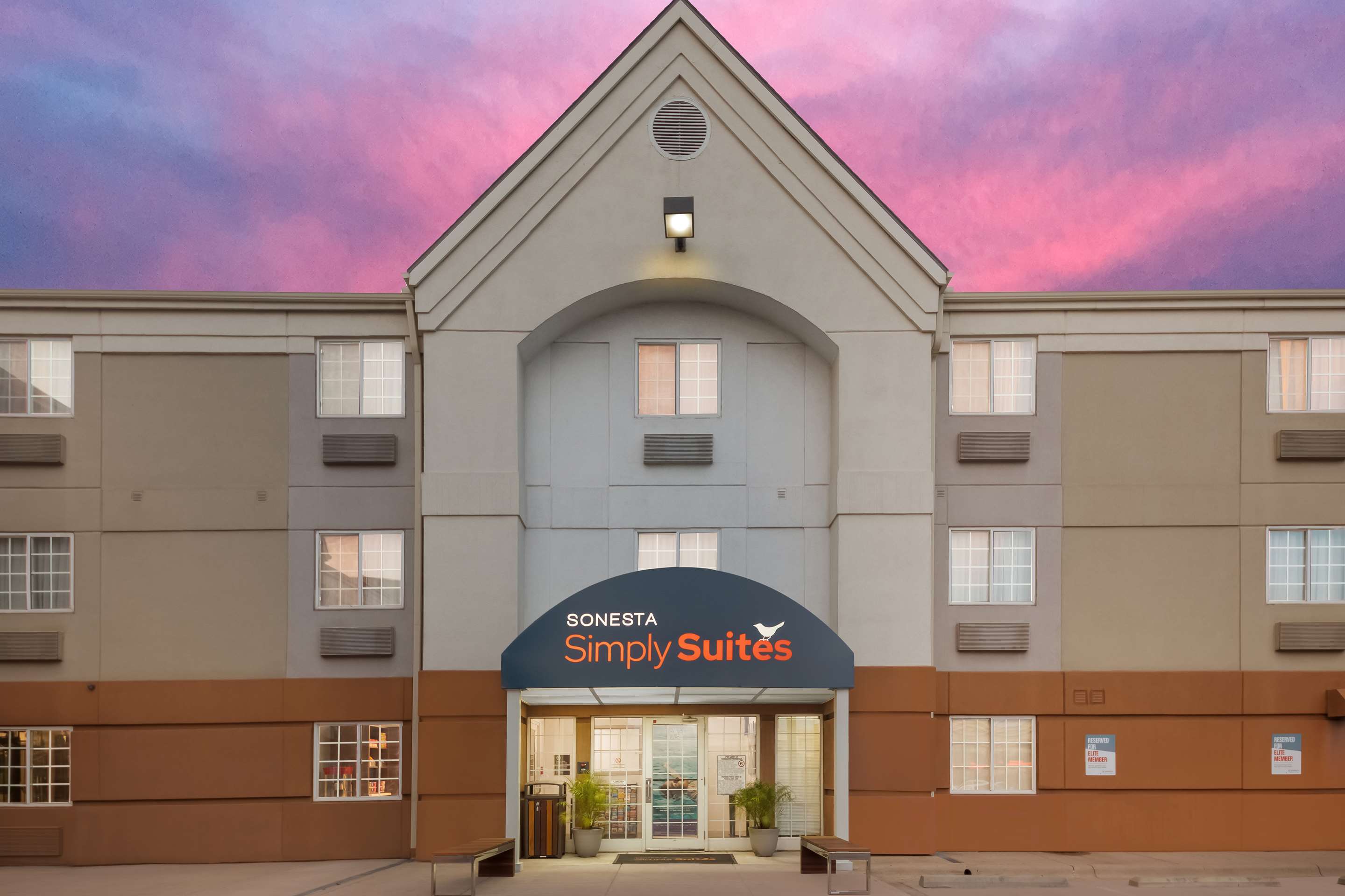 Exterior Twilight | Sonesta Simply Suites Baltimore BWI Airport