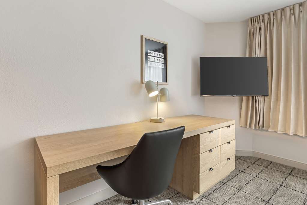 Sonesta Simply Baltimore Arpt-guestroom-Guest Room,Suite,On-Site.jpg