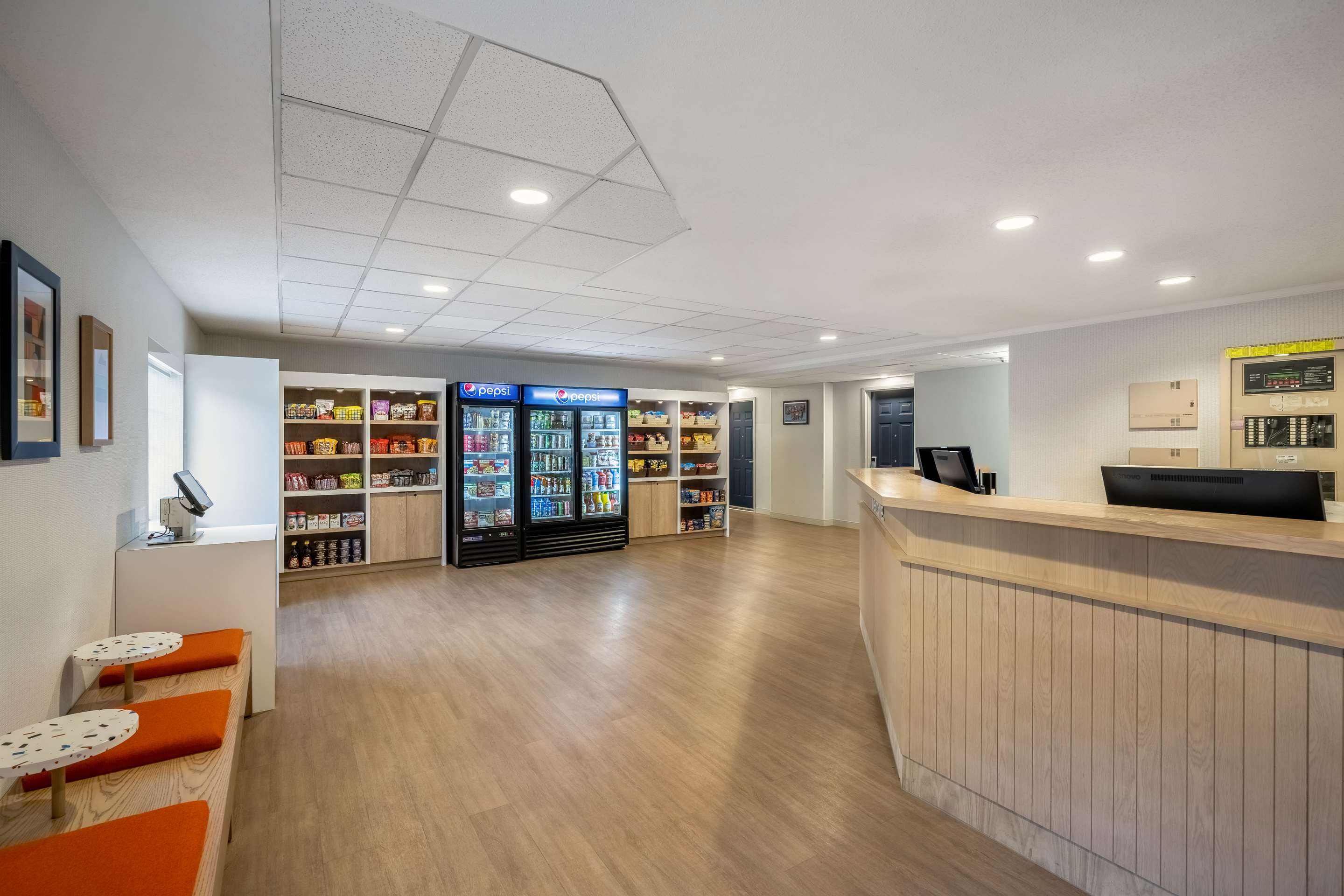 Lobby | Sonesta Simply Suites Jersey City