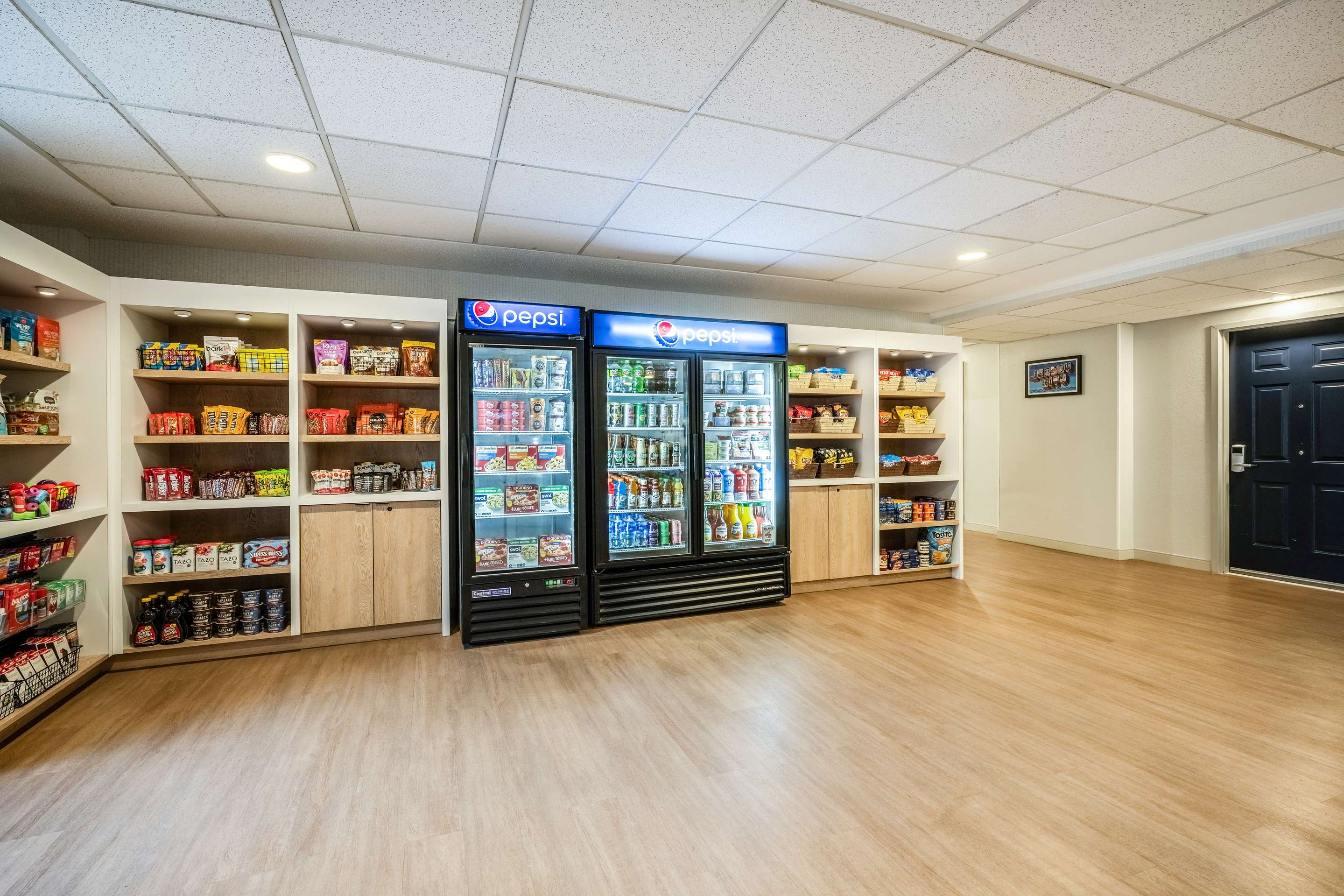 The Shop | Sonesta Simply Suites Jersey City
