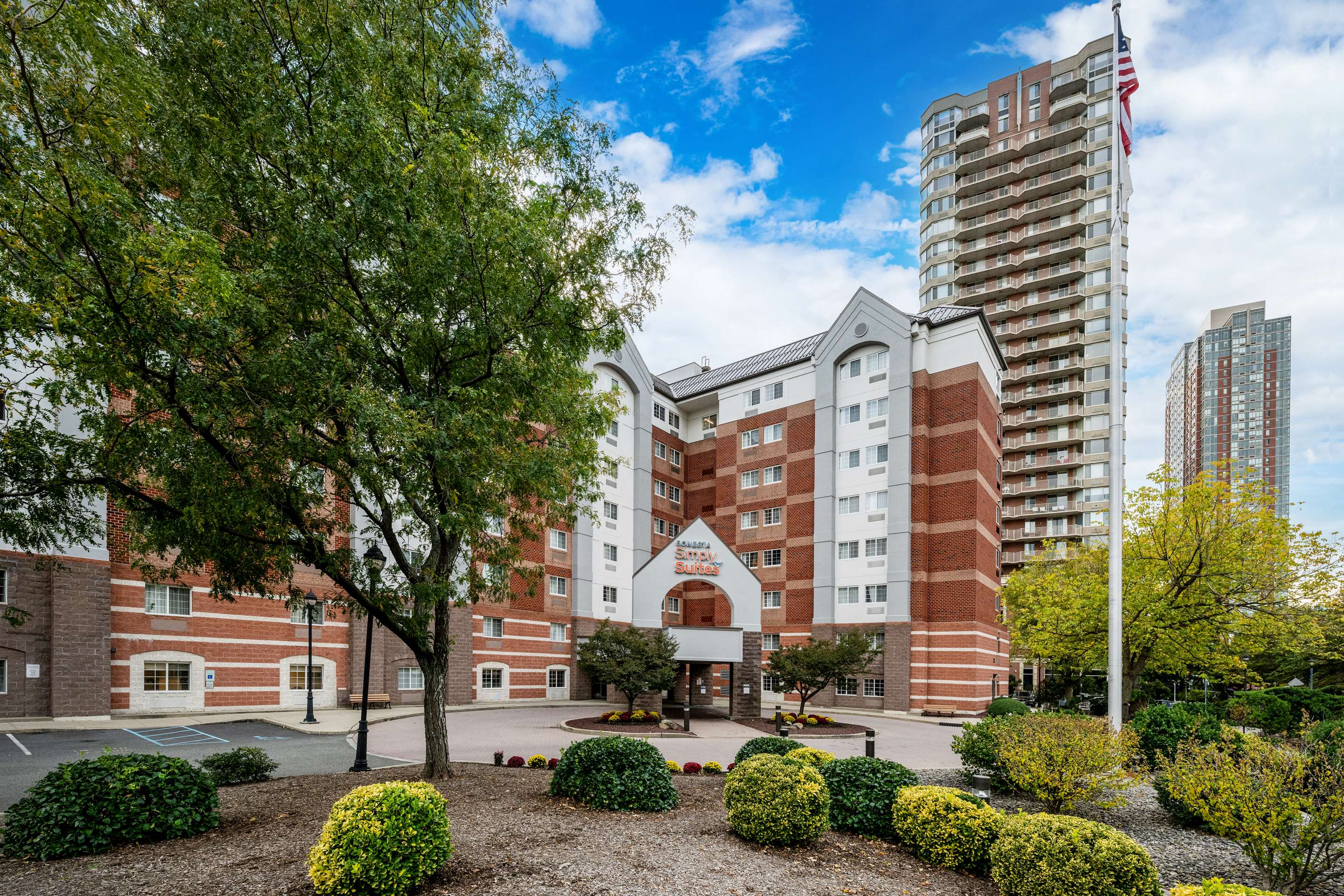 Exterior Grounds | Sonesta Simply Suites Jersey City