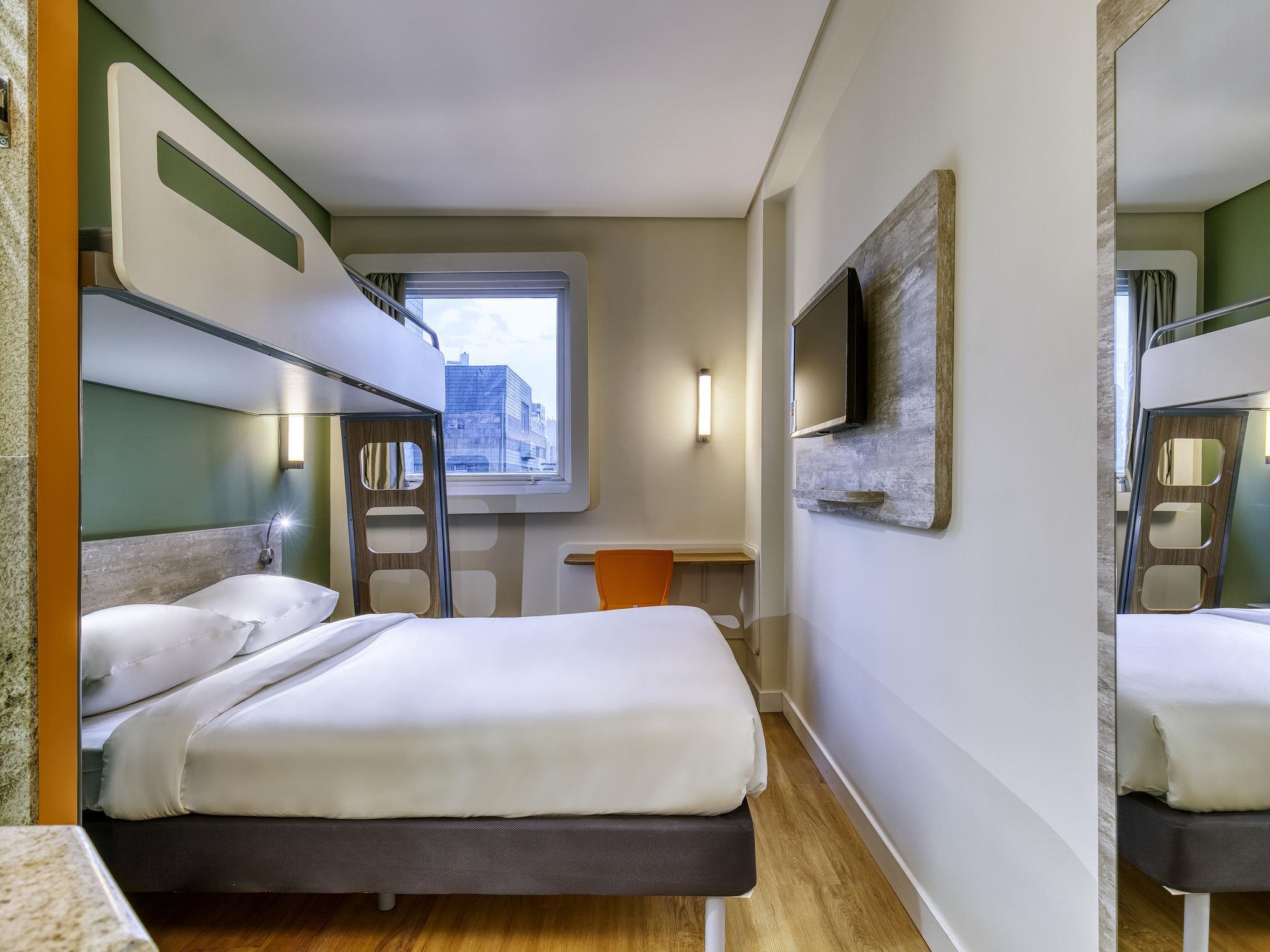 IBIS BUDGET BH SAVASSI Room Type - Standard Room with 1 double bed and a bunk bed