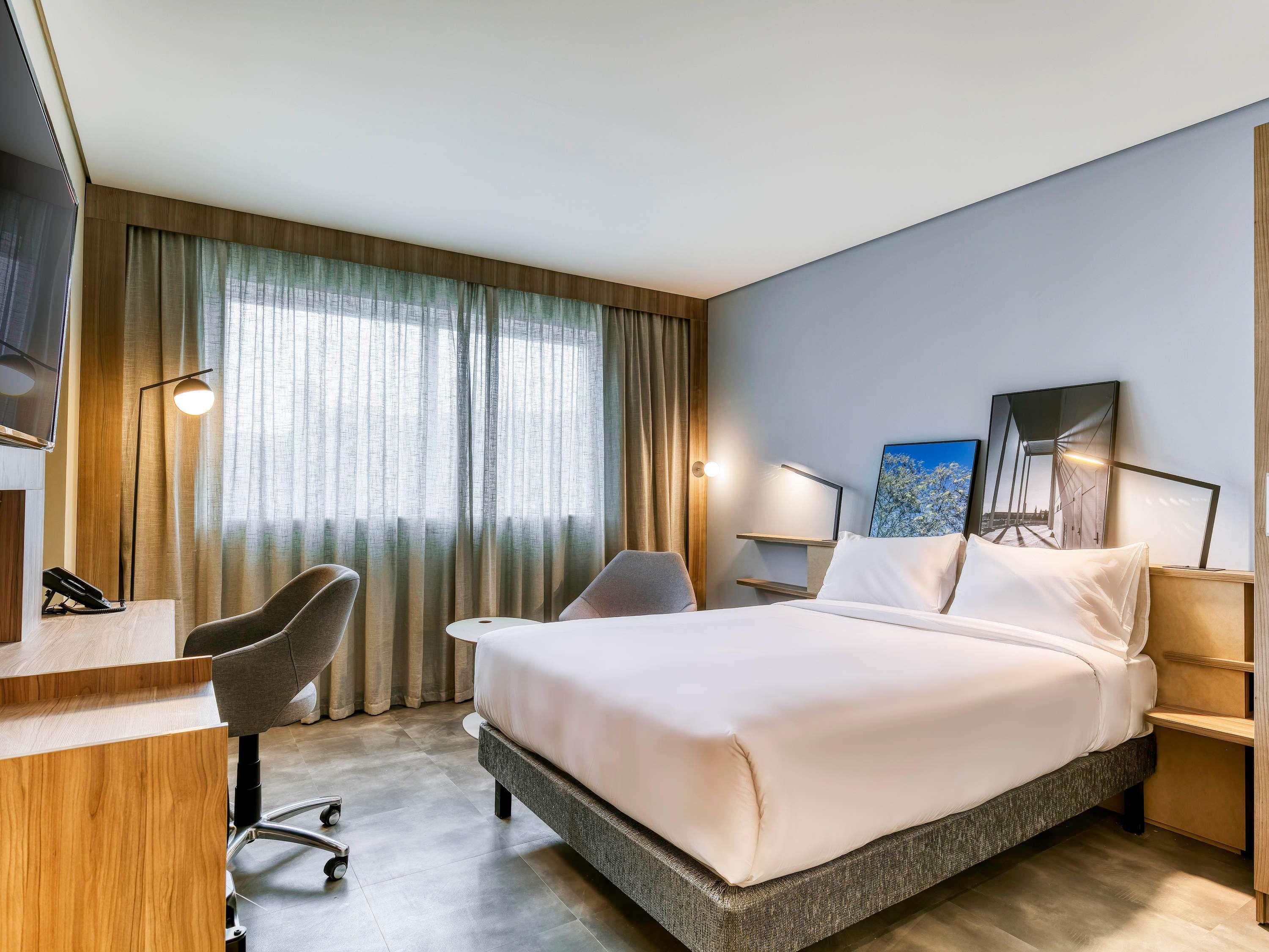 Novotel BH Savassi Room Type - Superior Room - 1 queen size bed