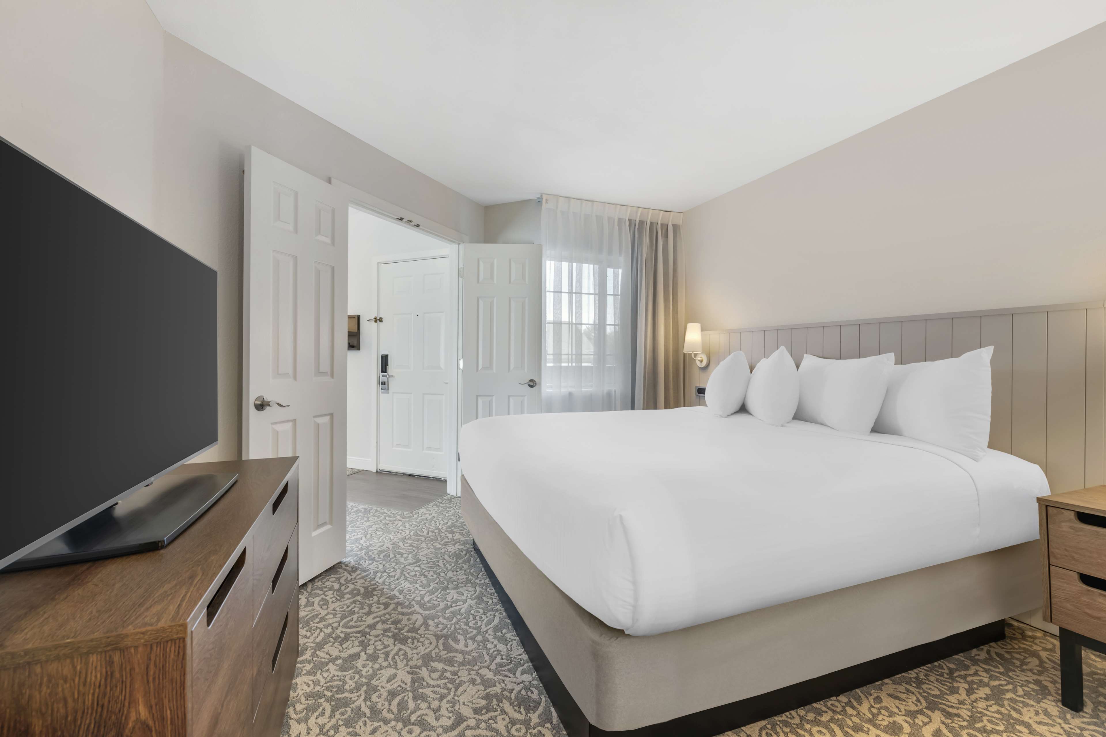One Bedroom Suite - King image