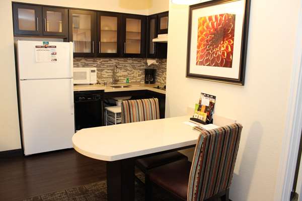 Suite - Sonesta ES Suites Vancouver