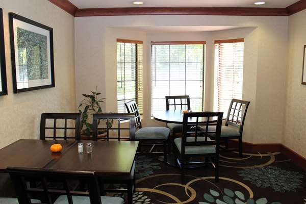 Bar - Sonesta ES Suites Vancouver