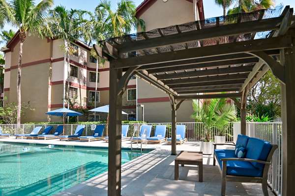 Pool - Sonesta ES Suites Plantation