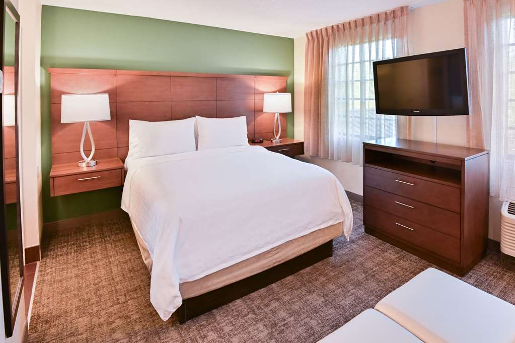 Sonesta ES Suites Plantation-guestroom-Guest Room,On-Site.jpg