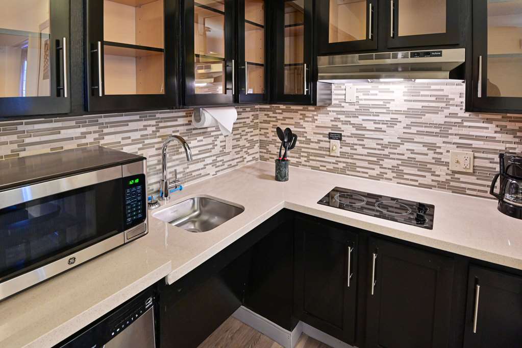 Sonesta ES Suites Plantation-guestroom-Guest Room,Guest Room Amenity,Kitchen/Kitchenette,On-Site.jpg