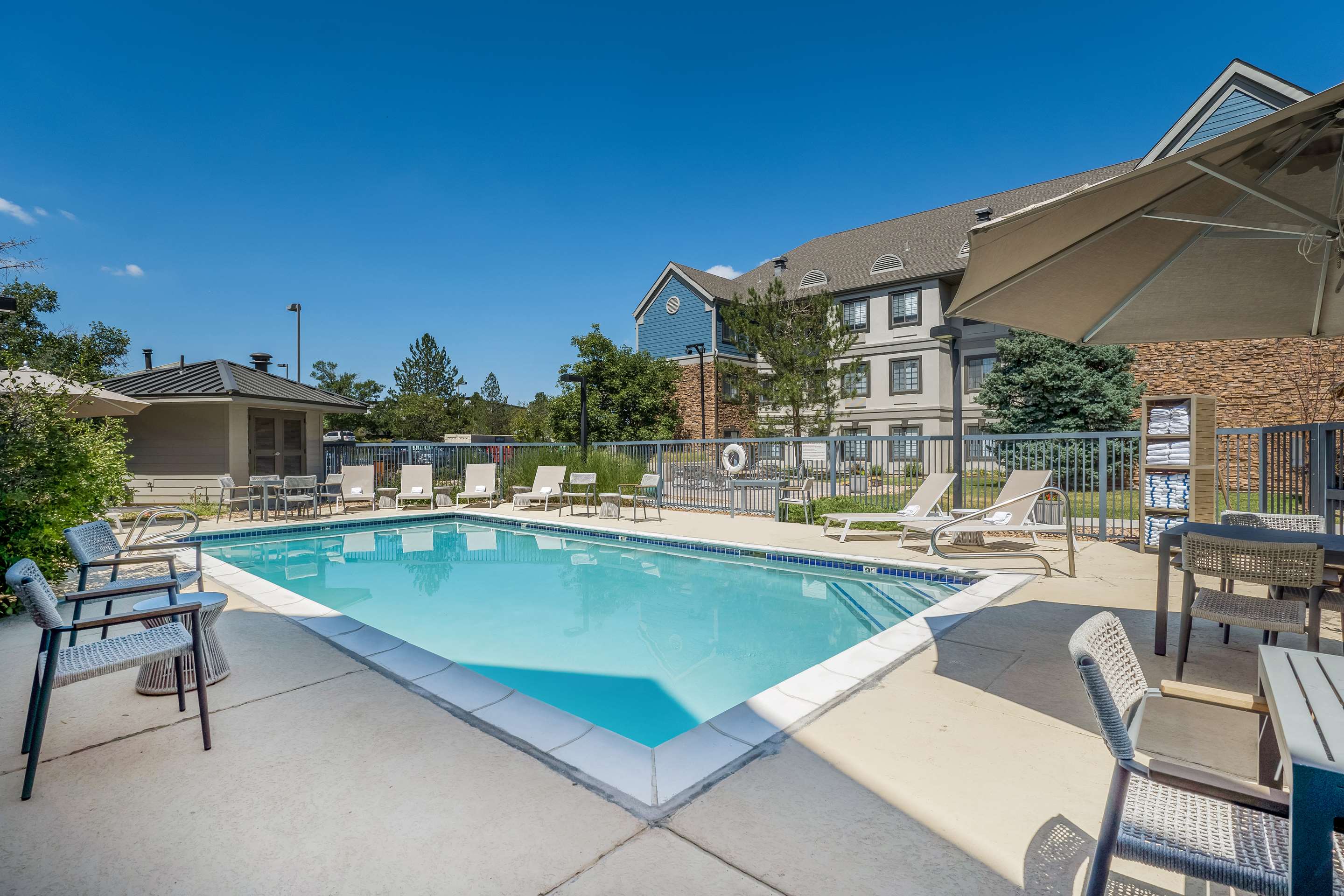 The Dip - Outdoor Pool | Denver Marriott South at Park Meadows
