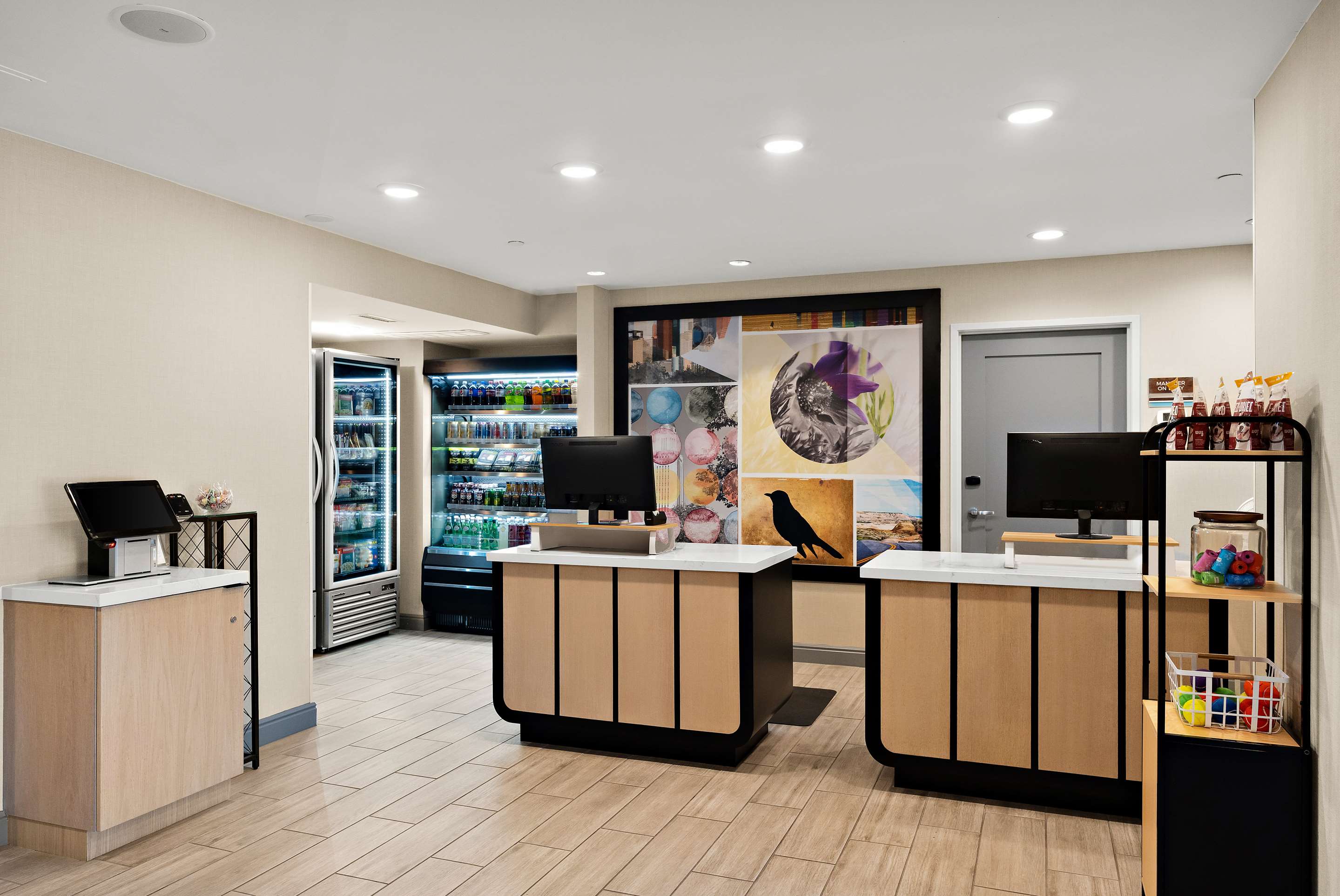 Front Desk / The Shoppe | Sonesta ES Suites San Diego - Sorrento Mesa