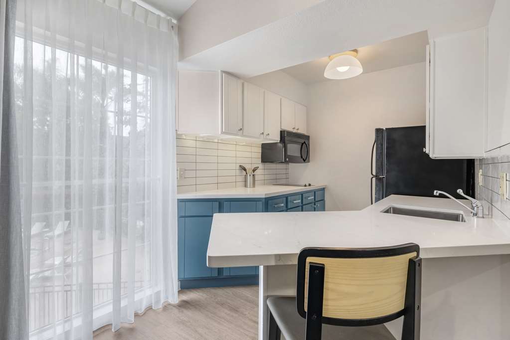 Sonesta ES Suites Torrance-guestroom-Guest Room,Guest Room Amenity,Kitchen/Kitchenette,On-Site.jpg