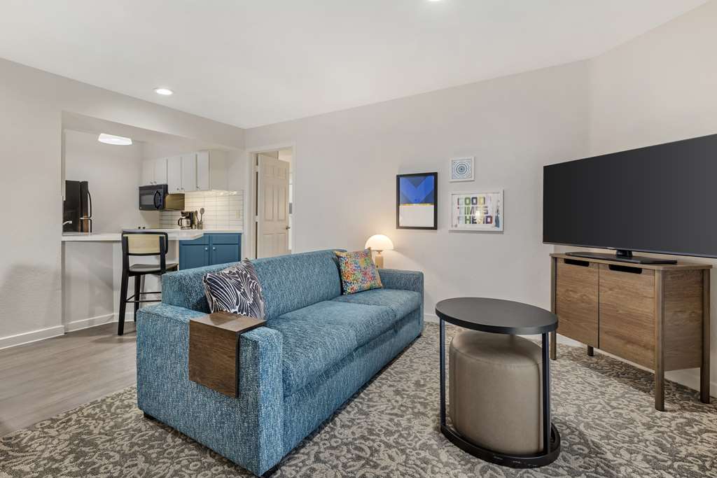 Sonesta ES Suites Torrance-guestroom-Guest Room,On-Site.jpg