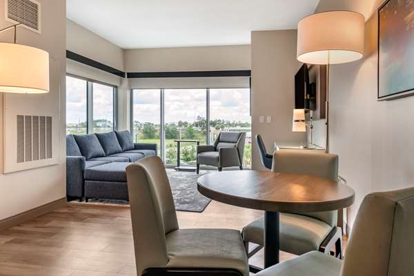 Suite - Cambria Hotel Airport Orlando