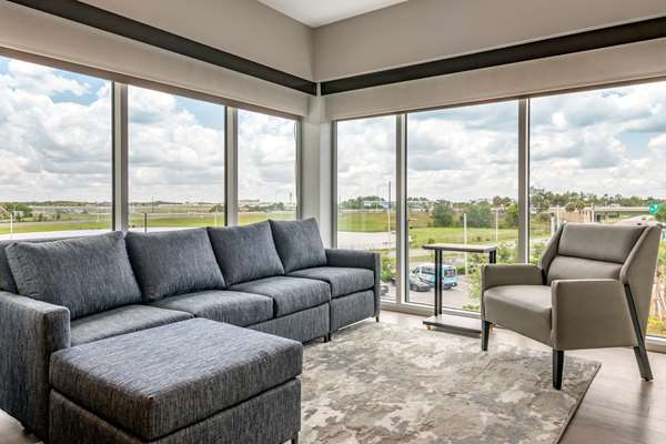 Suite - Cambria Hotel Airport Orlando