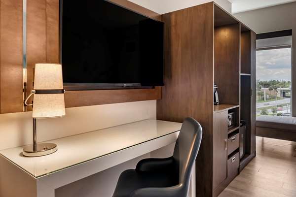 Suite - Cambria Hotel Airport Orlando